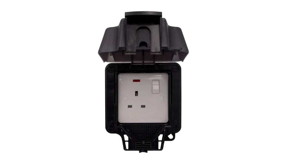 Deta Vimark WeatherPro IP66 1 Gang 13A Switched Socket DP with Neon